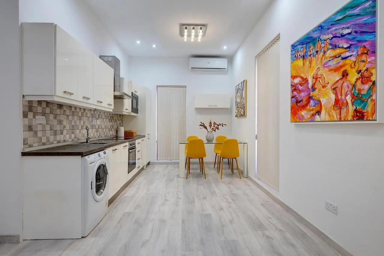 Picturesque Sliema Pad Steps From The Seafront Apartment Malta