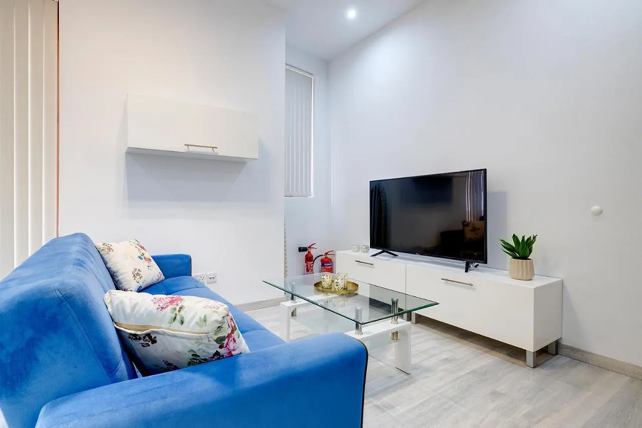 Picturesque Sliema Pad Steps From The Seafront Apartment