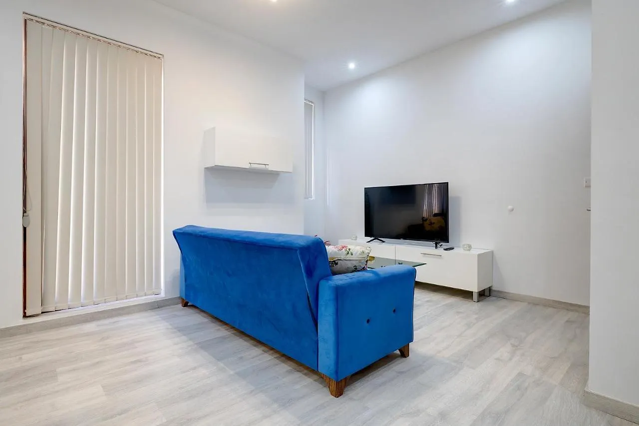 Picturesque Sliema Pad Steps From The Seafront Apartment