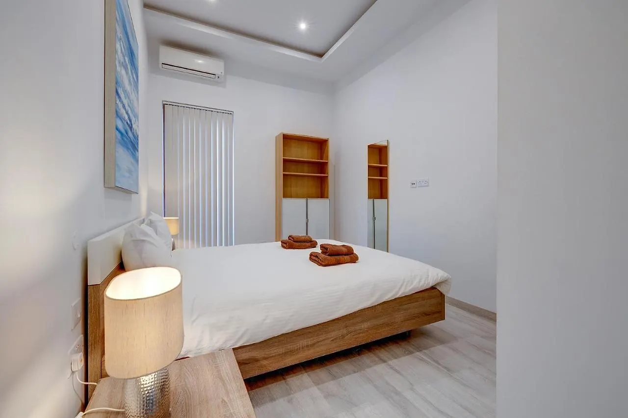 Picturesque Sliema Pad Steps From The Seafront Apartment 0*,