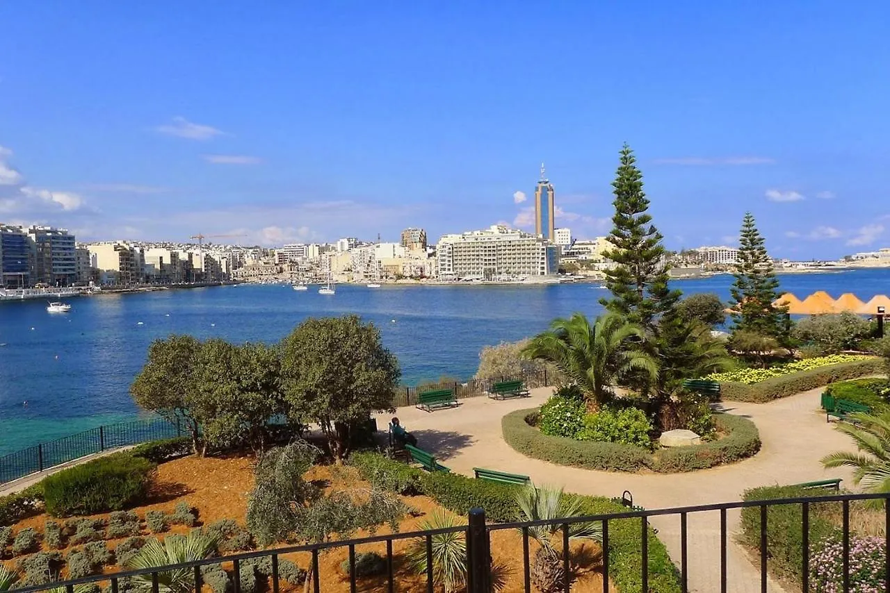 Picturesque Sliema Pad Steps From The Seafront Apartment Malta